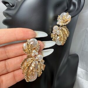 Just In ✨ Pearl Leaf earrings Gold Tone Crystal Vintage Style